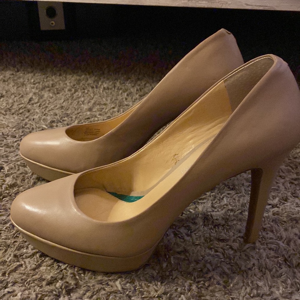 Gianni Bini beige heels, size 10 - Picture 4 of 10